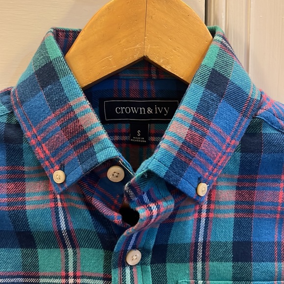 Crown & ivy button down shirt, boy size small (8) - Picture 3 of 4
